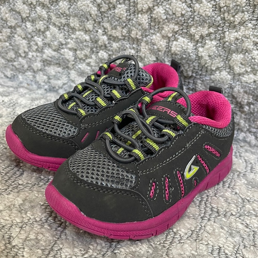 Toddler girl tennis shoes size 8